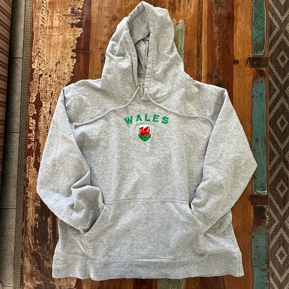 Wales‎ Emblem Hoodie Unisex Size Medium